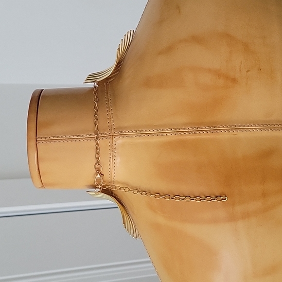 Necklace - Picture 2 of 3